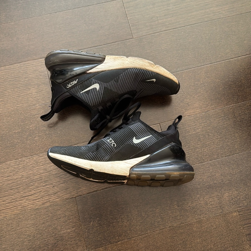 Black Nike Air Max 270 (Worn)